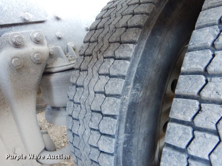 image for item DE2502 1993 Kenworth W900  semi truck