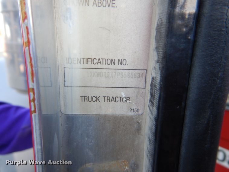 image for item DE2502 1993 Kenworth W900  semi truck