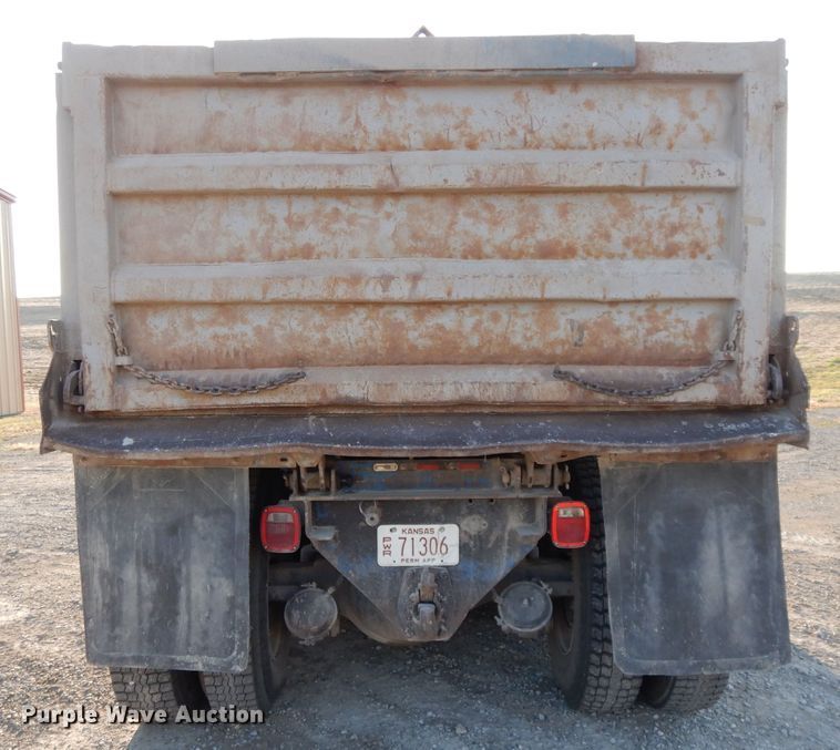 image for item DE2503 1987 Peterbilt 378  dump truck