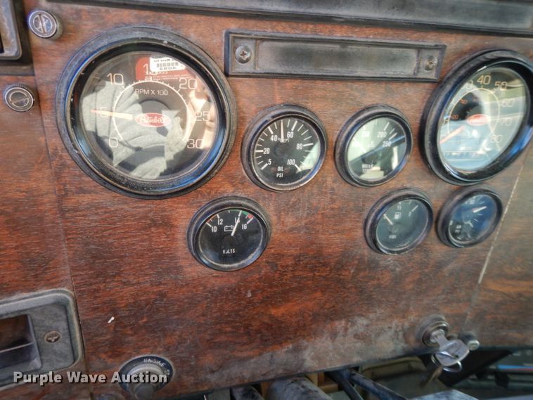 image for item DE2503 1987 Peterbilt 378  dump truck