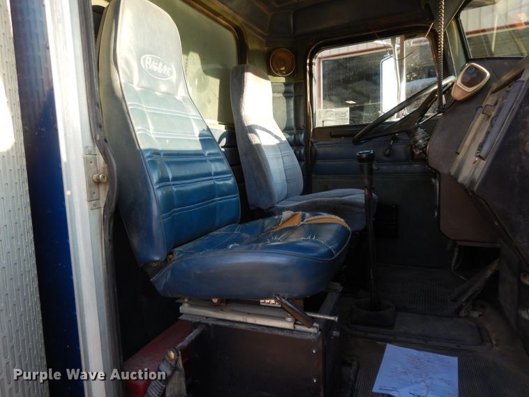 image for item DE2503 1987 Peterbilt 378  dump truck