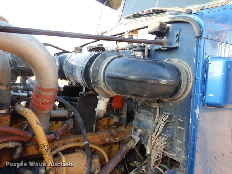 image for item DE2503 1987 Peterbilt 378  dump truck