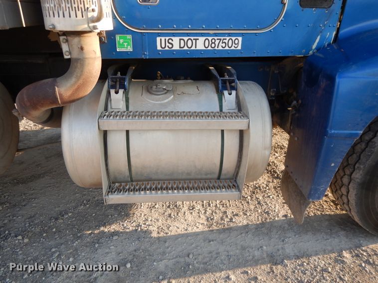 image for item DE2503 1987 Peterbilt 378  dump truck