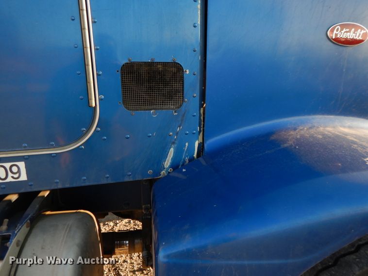 image for item DE2503 1987 Peterbilt 378  dump truck