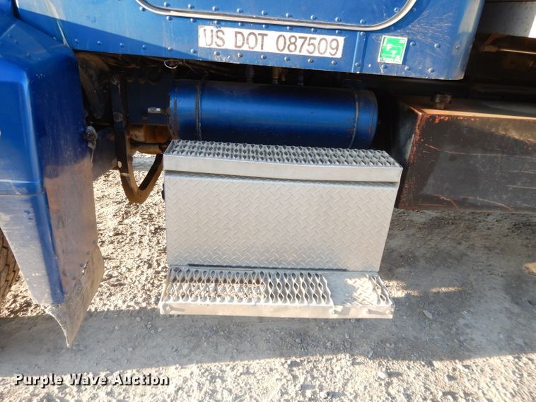 image for item DE2503 1987 Peterbilt 378  dump truck