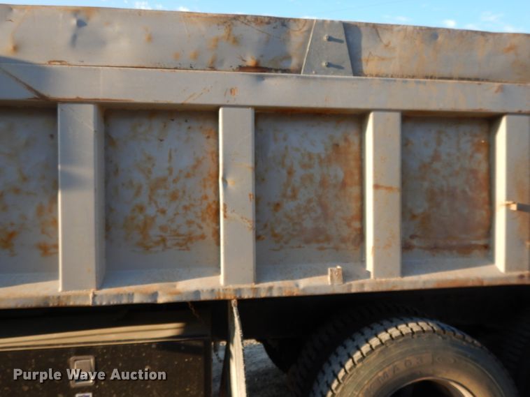 image for item DE2503 1987 Peterbilt 378  dump truck