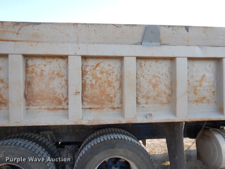 image for item DE2503 1987 Peterbilt 378  dump truck