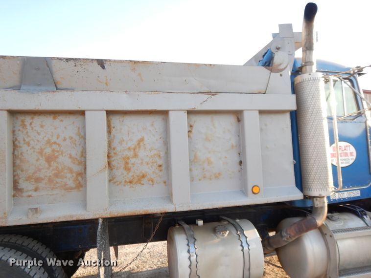 image for item DE2503 1987 Peterbilt 378  dump truck