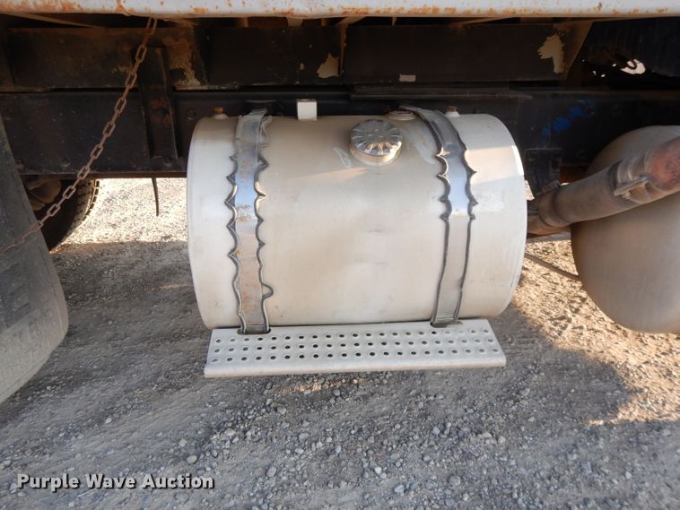 image for item DE2503 1987 Peterbilt 378  dump truck