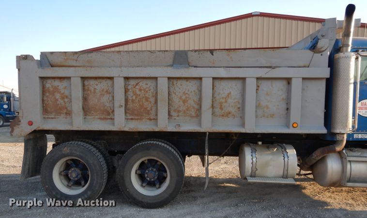 image for item DE2503 1987 Peterbilt 378  dump truck