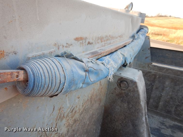 image for item DE2503 1987 Peterbilt 378  dump truck