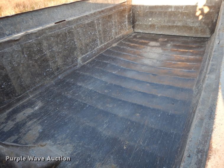 image for item DE2503 1987 Peterbilt 378  dump truck