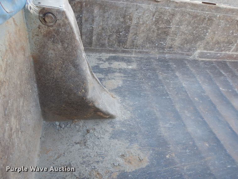 image for item DE2503 1987 Peterbilt 378  dump truck