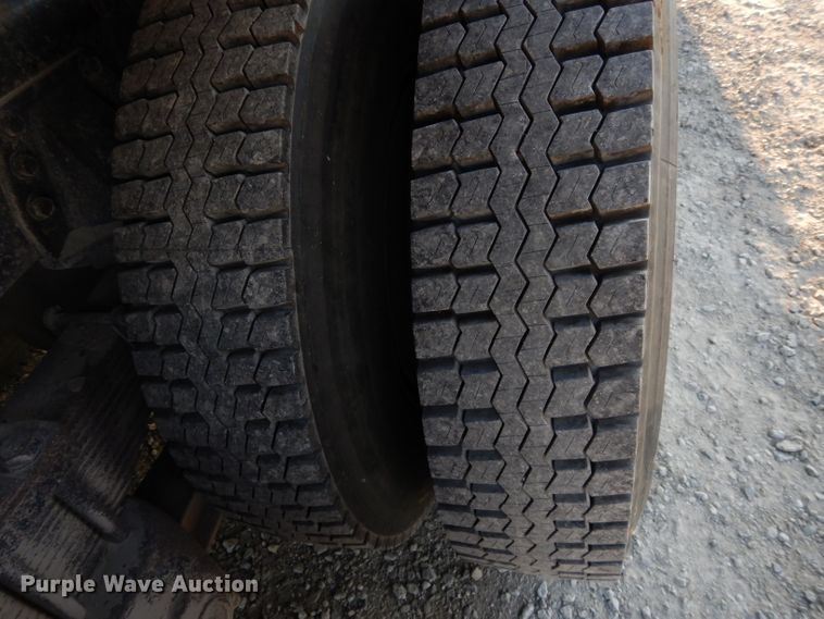 image for item DE2503 1987 Peterbilt 378  dump truck