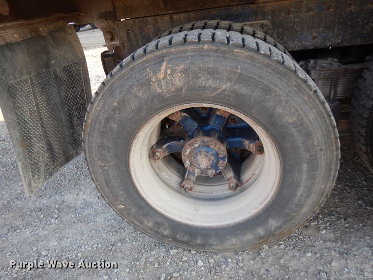 image for item DE2503 1987 Peterbilt 378  dump truck