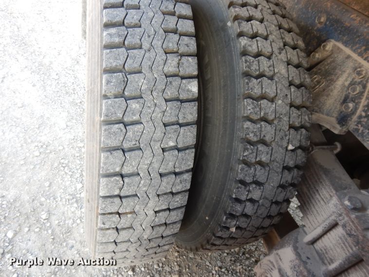 image for item DE2503 1987 Peterbilt 378  dump truck