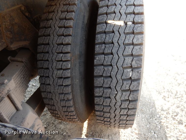 image for item DE2503 1987 Peterbilt 378  dump truck