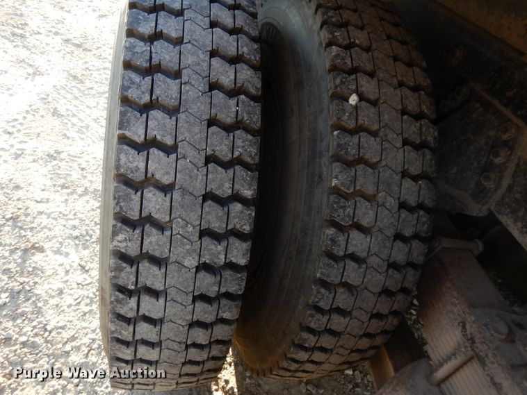 image for item DE2503 1987 Peterbilt 378  dump truck