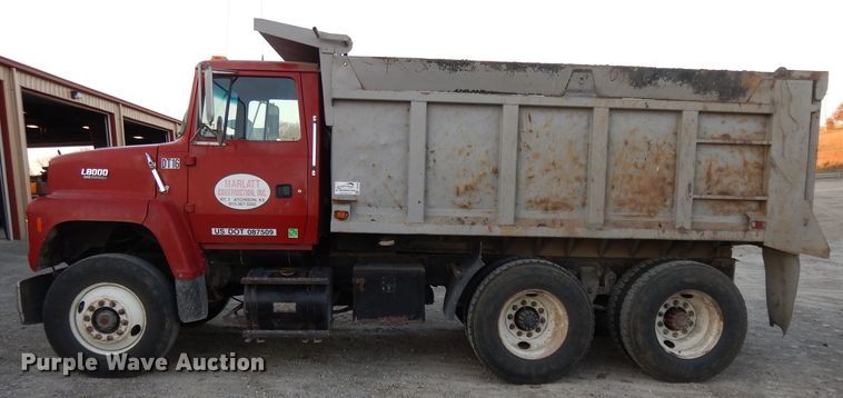 image for item DE2504 1992 Ford L8000  dump truck