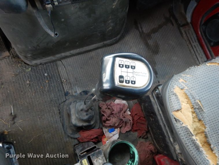 image for item DE2504 1992 Ford L8000  dump truck