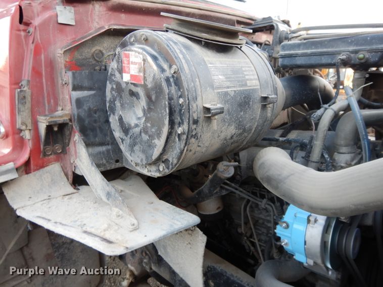 image for item DE2504 1992 Ford L8000  dump truck