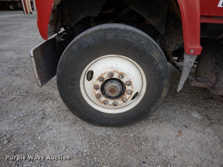 image for item DE2504 1992 Ford L8000  dump truck