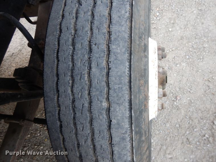 image for item DE2504 1992 Ford L8000  dump truck