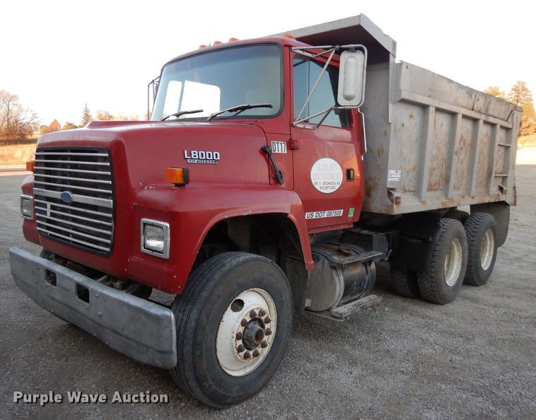 image for item DE2505 1993 Ford L8000  dump truck