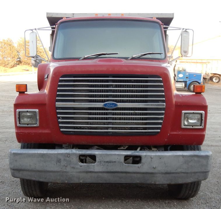 image for item DE2505 1993 Ford L8000  dump truck