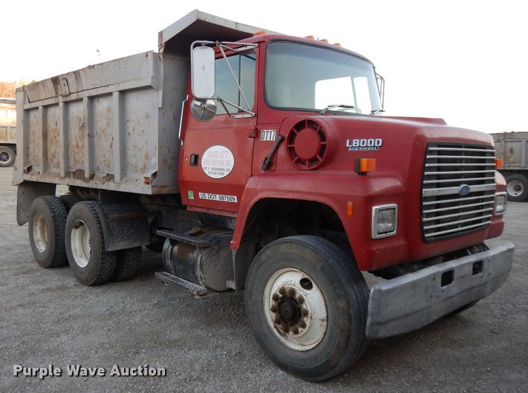 image for item DE2505 1993 Ford L8000  dump truck
