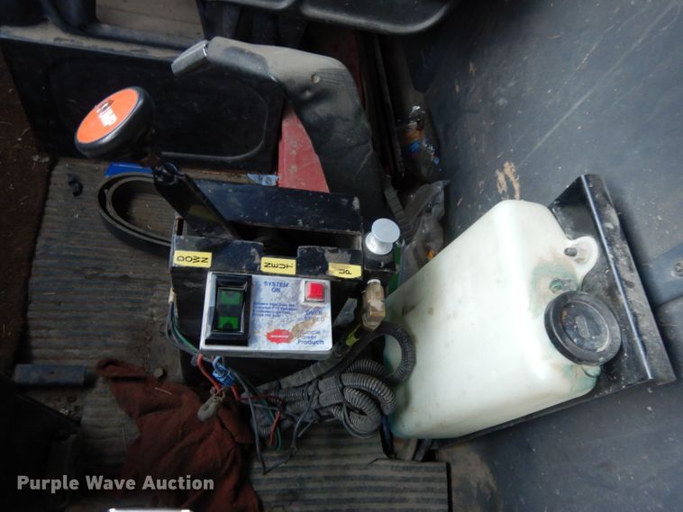 image for item DE2505 1993 Ford L8000  dump truck