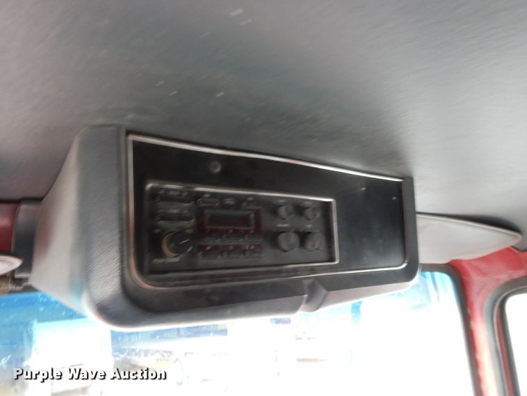 image for item DE2505 1993 Ford L8000  dump truck