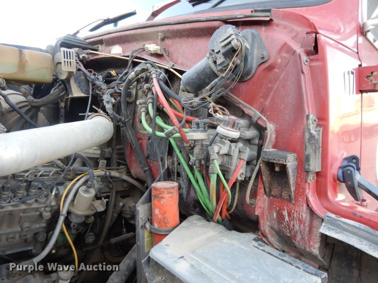 image for item DE2505 1993 Ford L8000  dump truck