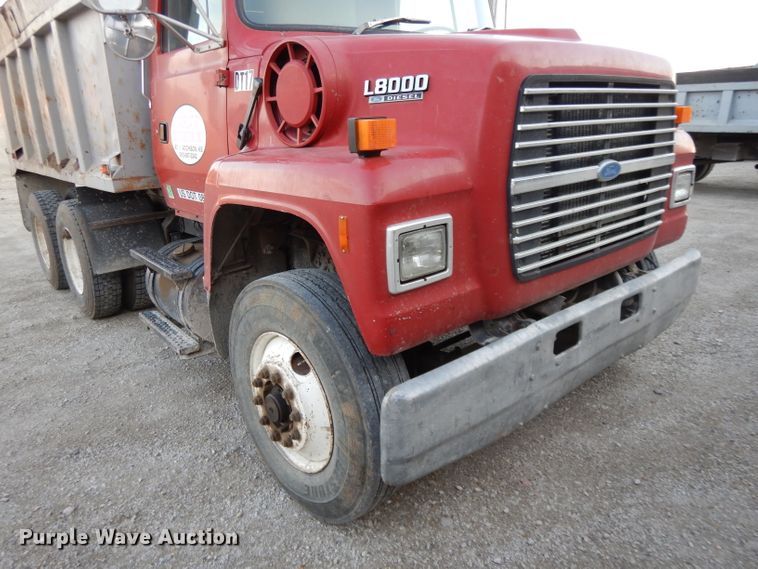 image for item DE2505 1993 Ford L8000  dump truck