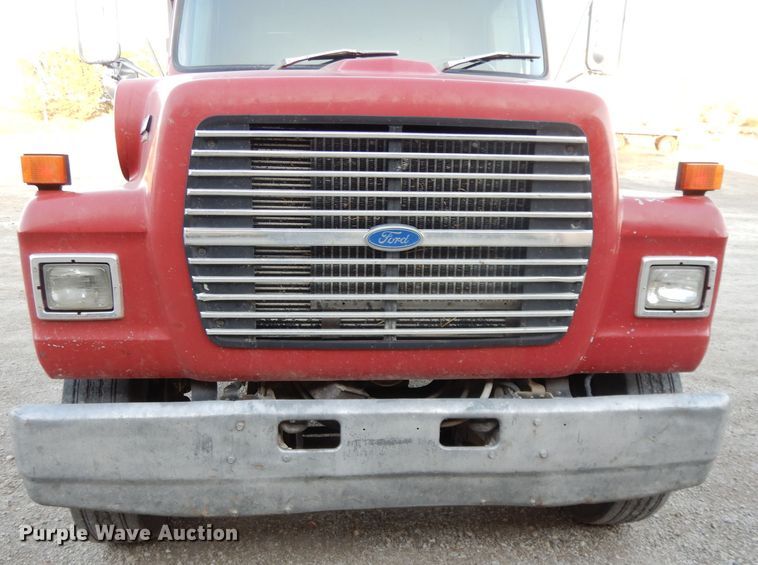 image for item DE2505 1993 Ford L8000  dump truck