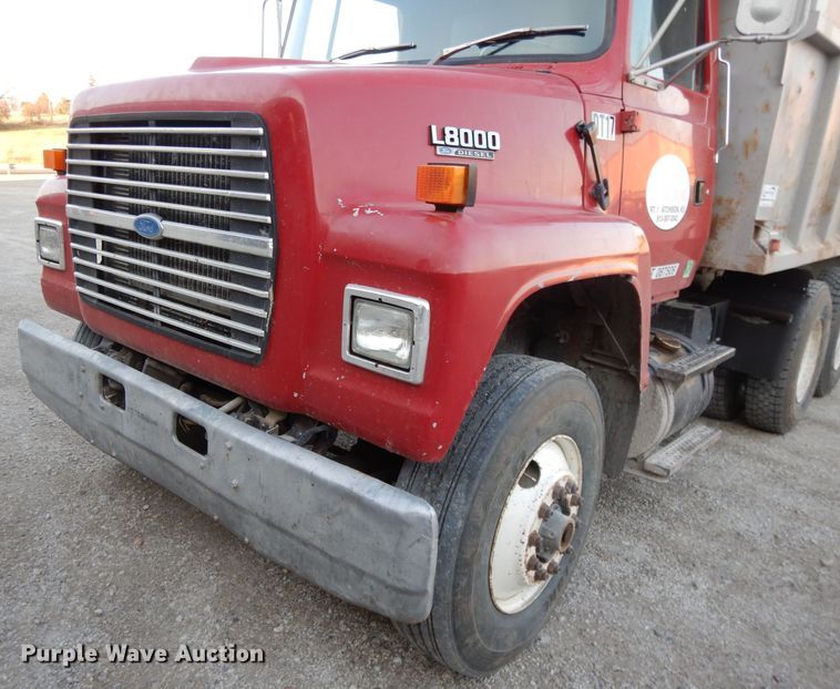 image for item DE2505 1993 Ford L8000  dump truck