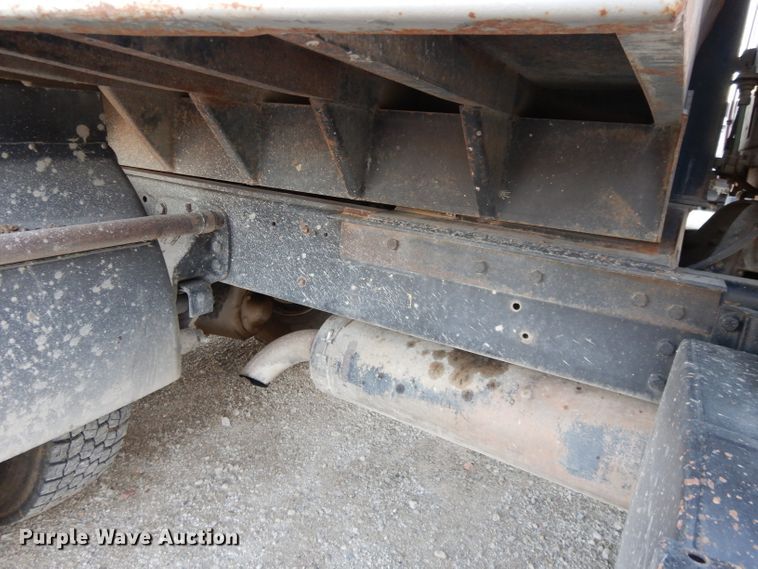 image for item DE2505 1993 Ford L8000  dump truck