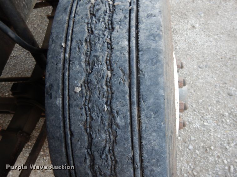 image for item DE2505 1993 Ford L8000  dump truck