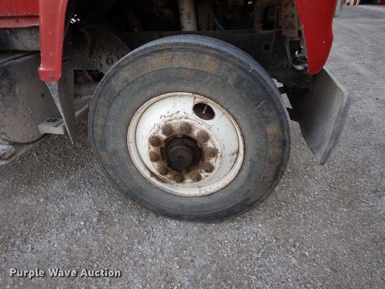 image for item DE2505 1993 Ford L8000  dump truck