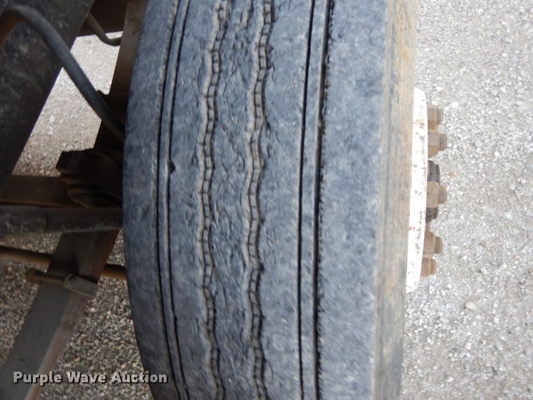 image for item DE2505 1993 Ford L8000  dump truck