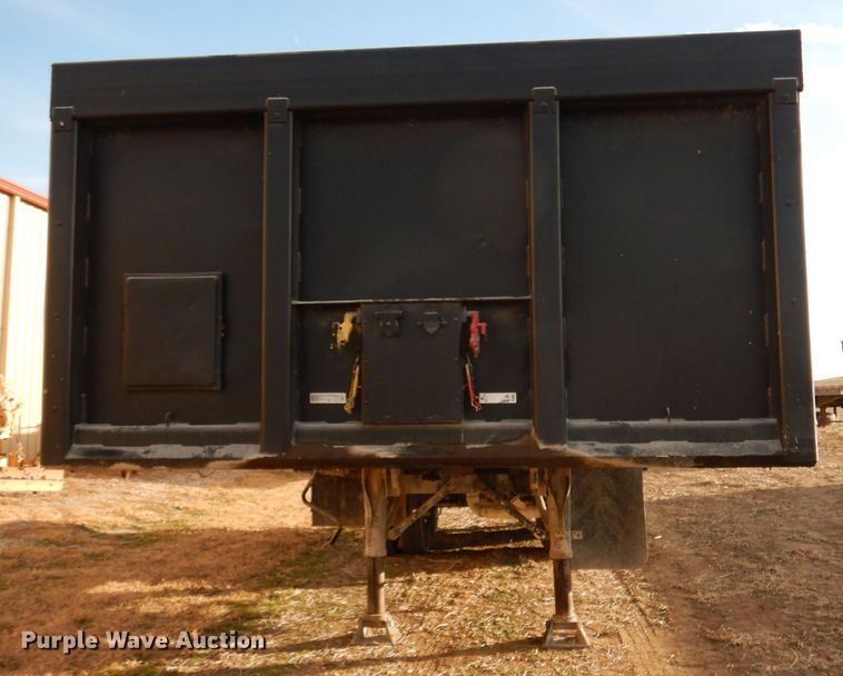 image for item DE2508 1980 Fontaine flatbed trailer with nurse tank