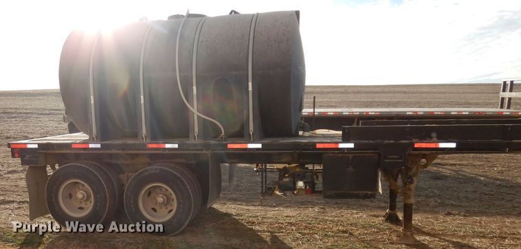 image for item DE2508 1980 Fontaine flatbed trailer with nurse tank