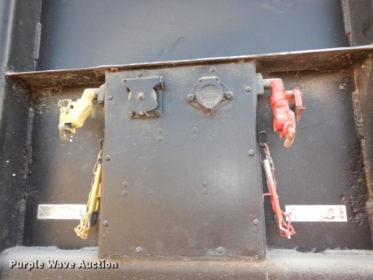 image for item DE2508 1980 Fontaine flatbed trailer with nurse tank