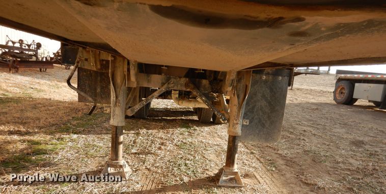 image for item DE2508 1980 Fontaine flatbed trailer with nurse tank