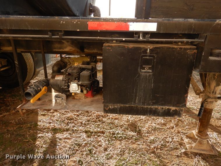 image for item DE2508 1980 Fontaine flatbed trailer with nurse tank