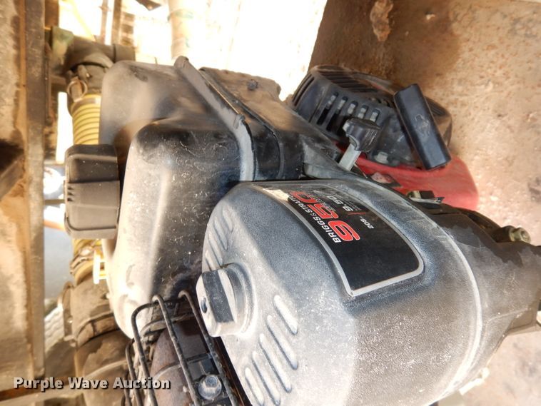 image for item DE2508 1980 Fontaine flatbed trailer with nurse tank