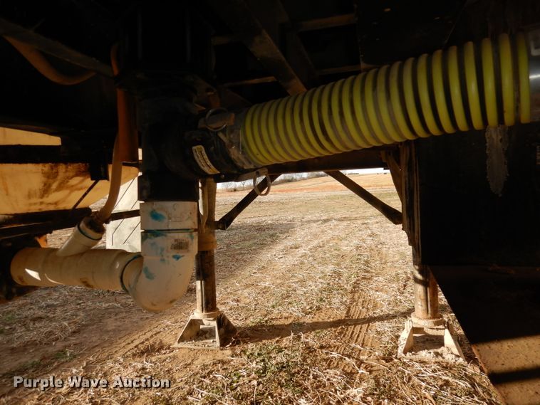 image for item DE2508 1980 Fontaine flatbed trailer with nurse tank
