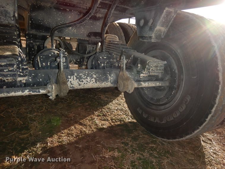 image for item DE2508 1980 Fontaine flatbed trailer with nurse tank