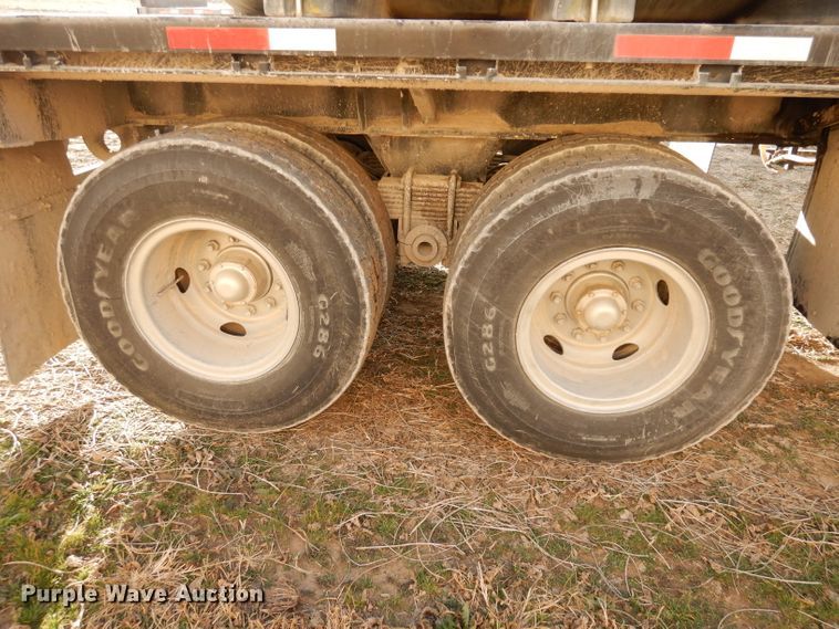 image for item DE2508 1980 Fontaine flatbed trailer with nurse tank