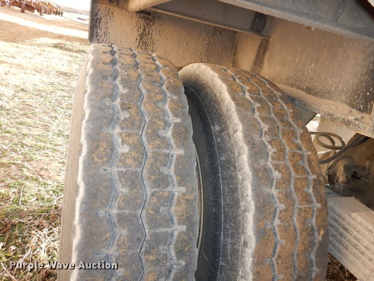 image for item DE2508 1980 Fontaine flatbed trailer with nurse tank